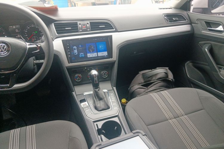 Volkswagen Lamando 2018 immagine di auto #13