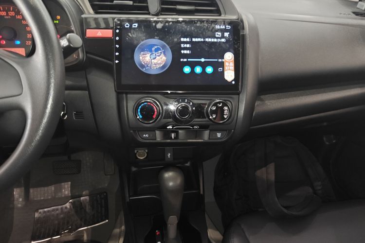 Honda Fit 2015 car image #13