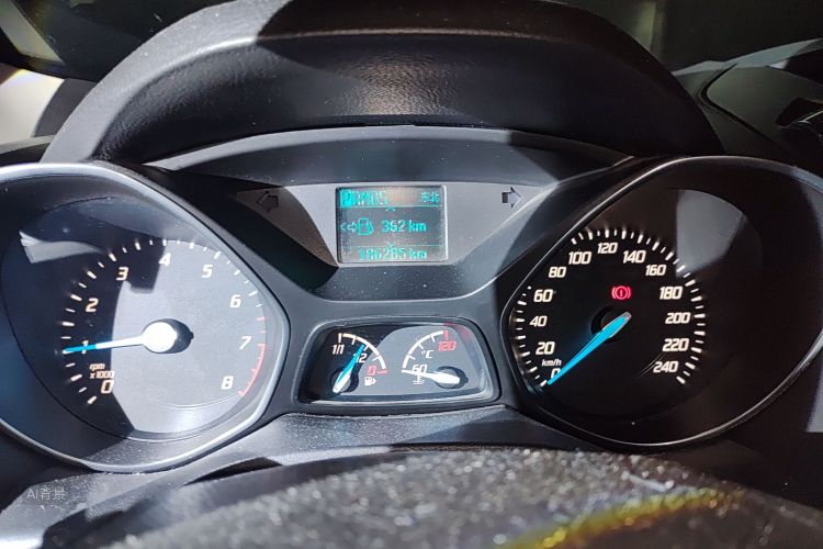 Ford Kuga 2013 immagine di auto #13