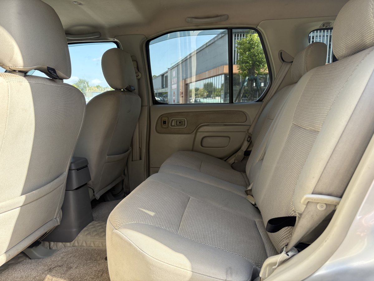 日产 日产帕拉丁 2011 汽车图片 #13