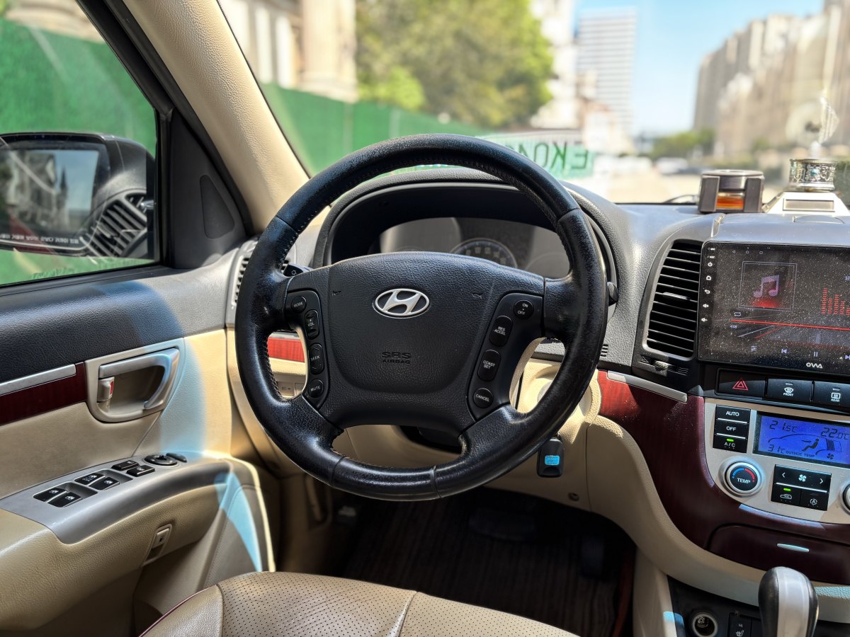 Hyundai Santa Fe Classic 2009 car image #13