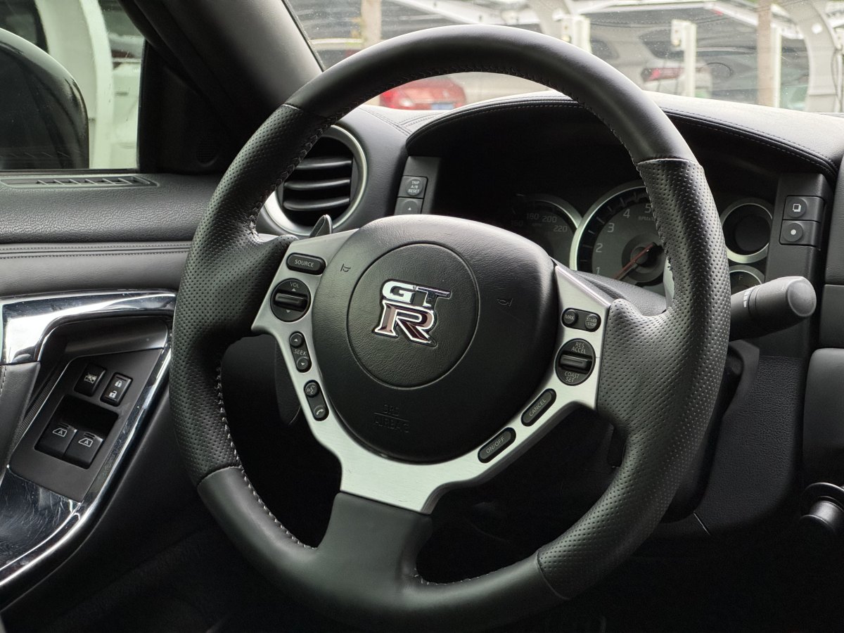 日产 日产GT-R 2010 汽车图片 #13