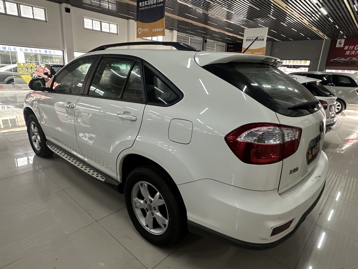 BYD S6 2014 car image #13