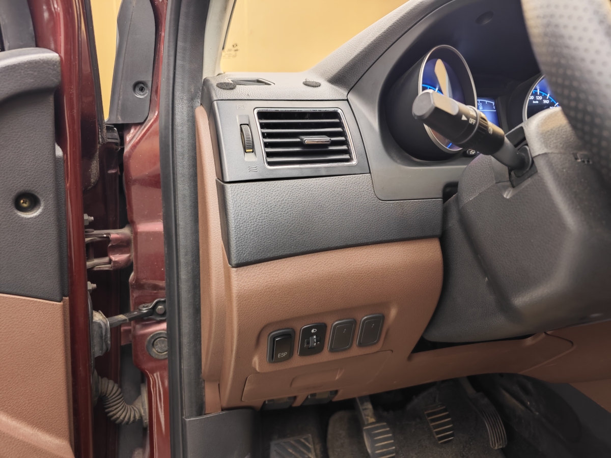 Forthing JOYEAR X5 2016 #13 Forthing JOYEAR X5 2016 car image #13