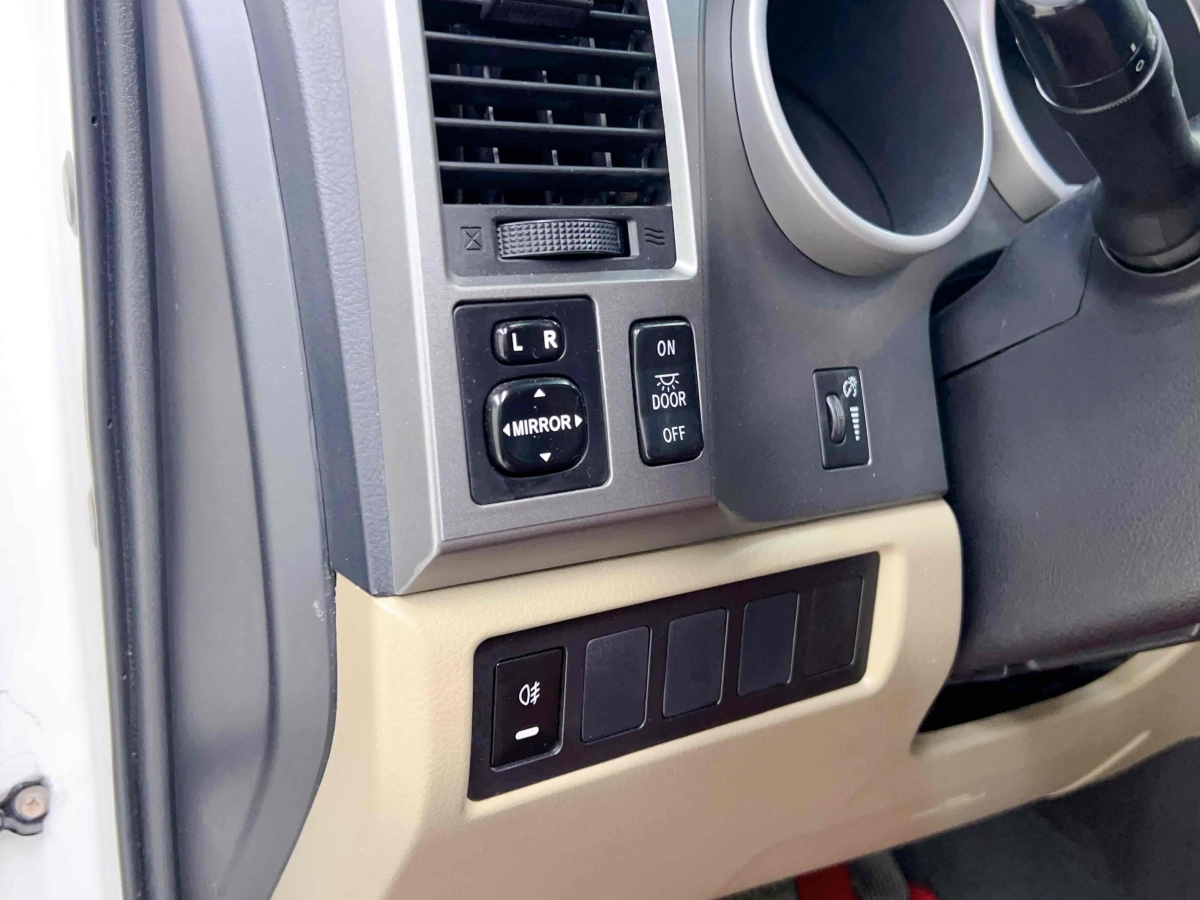 Toyota Sequoia 2016 #13 Toyota Sequoia 2016 imagen de coche #13