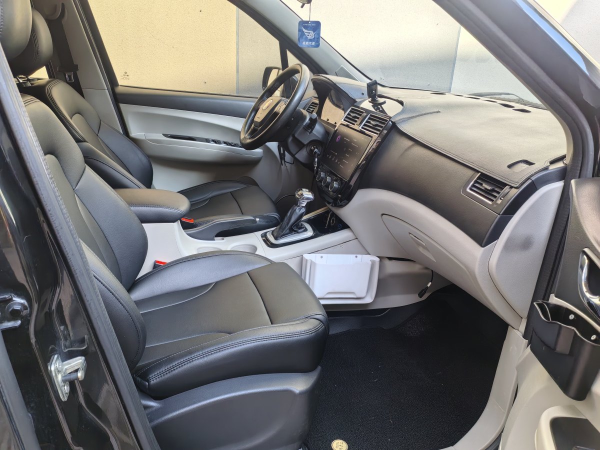 Forthing JOYEAR XV 2016 #13 Forthing JOYEAR XV 2016 car image #13