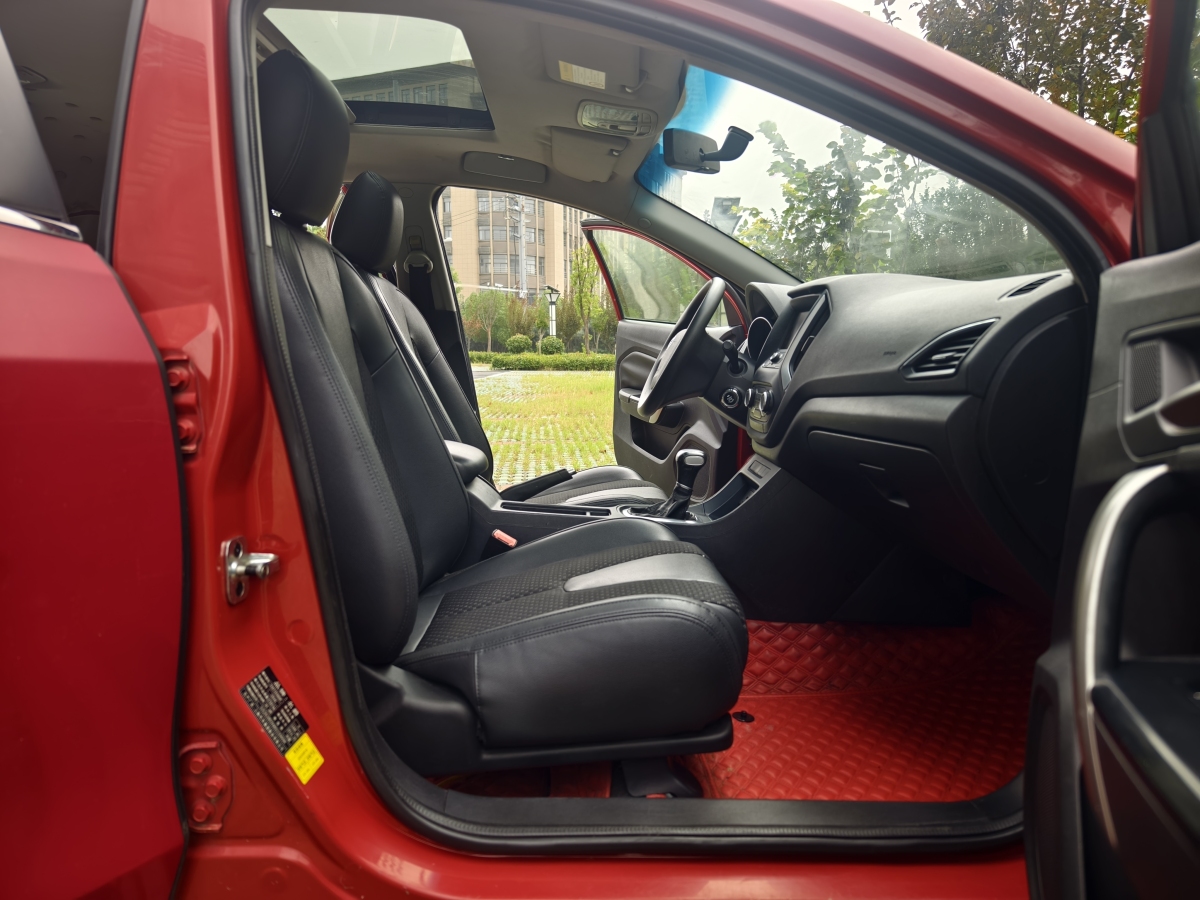 MG GT 2014 car image #13