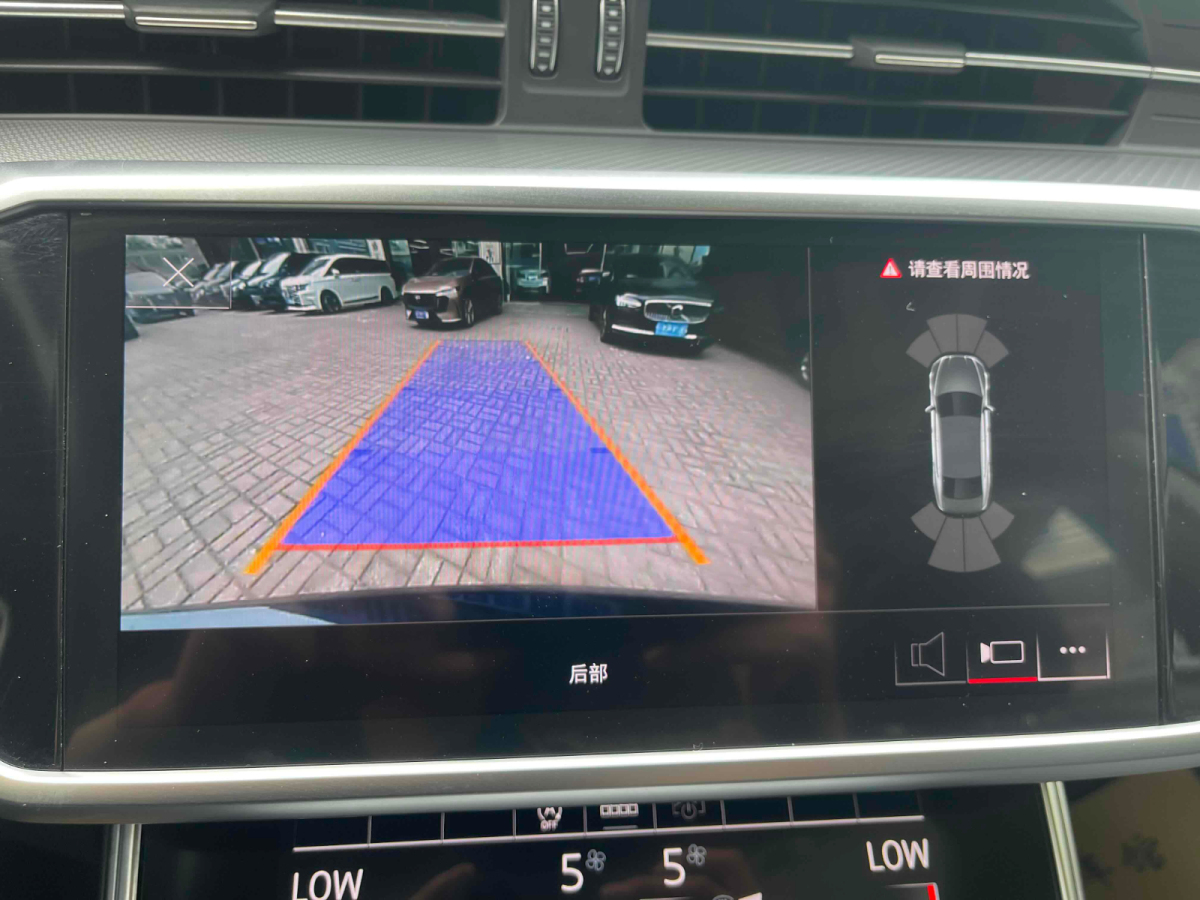 Audi Q6L Sportback e-tron 2023 car image #13