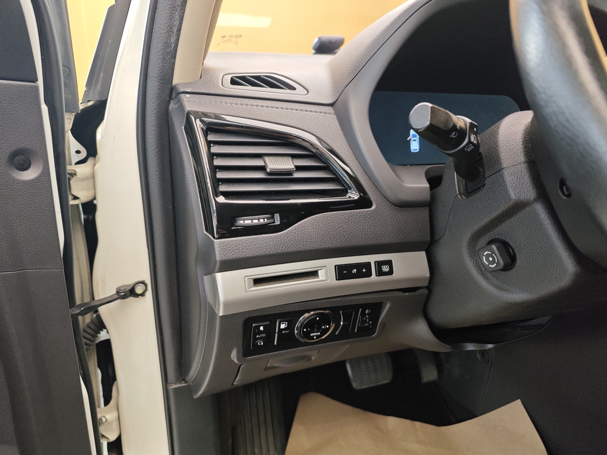 BYD S7 2015 car image #13