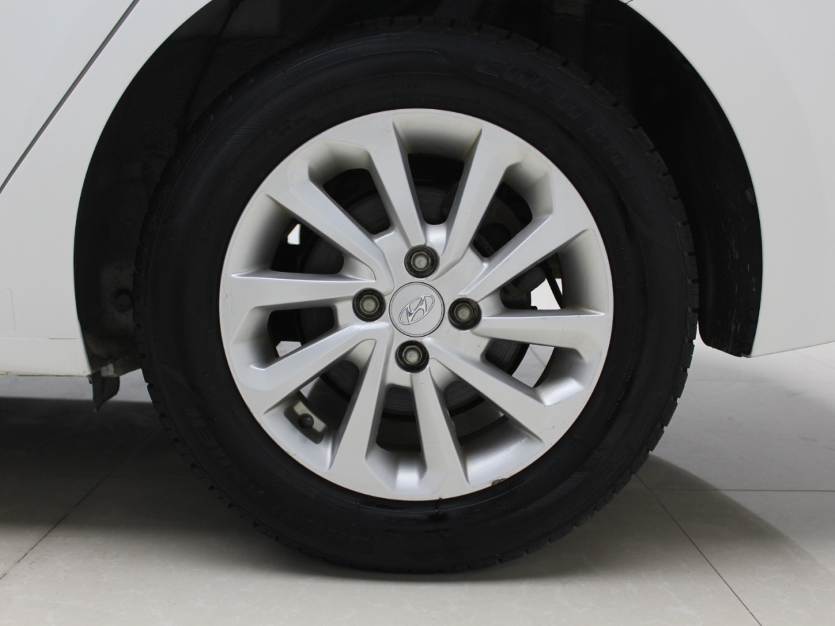 Hyundai Verna 2017 car image #13