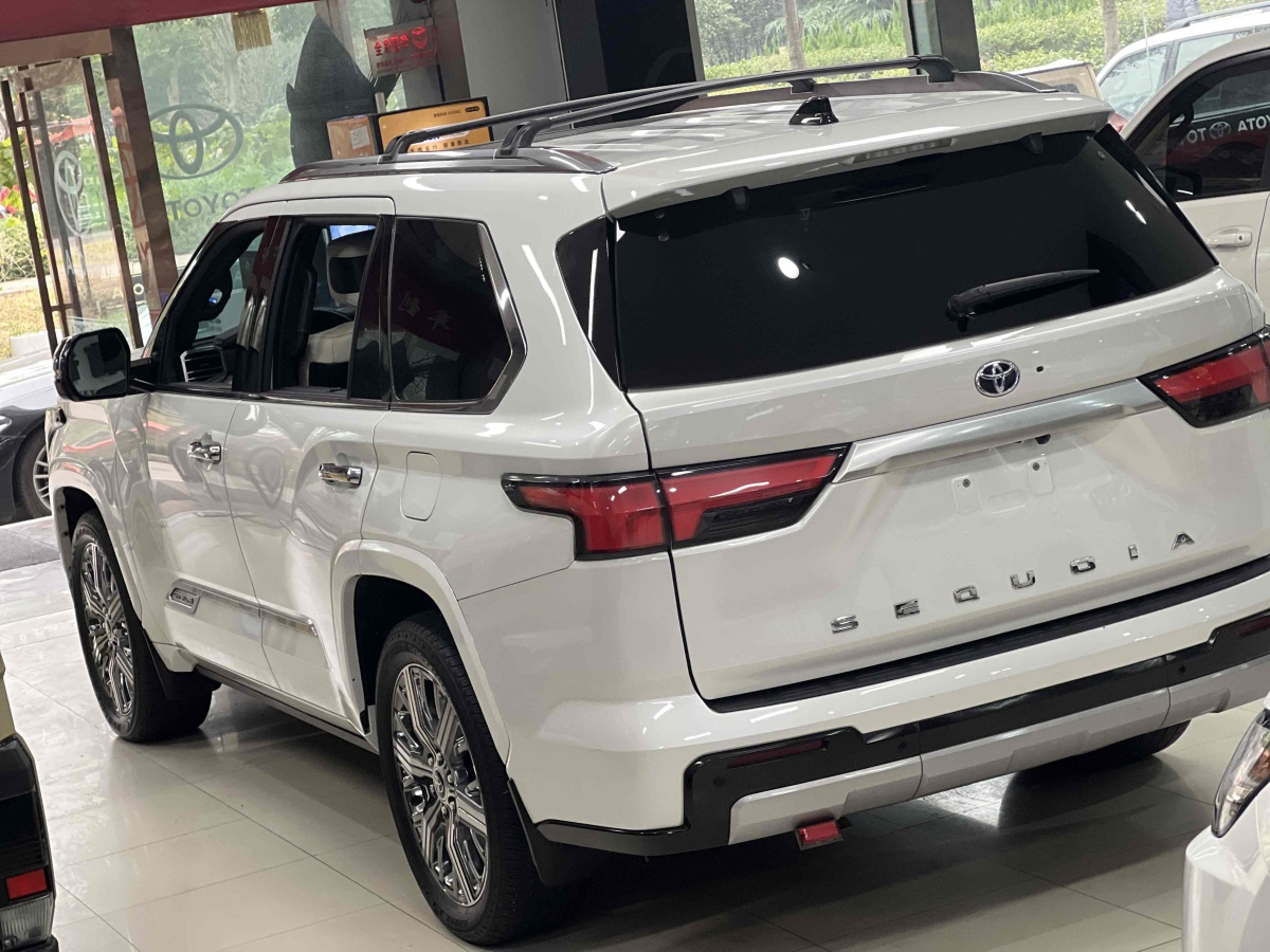 Toyota Sequoia 2023 #13 Toyota Sequoia 2023 imagen de coche #13