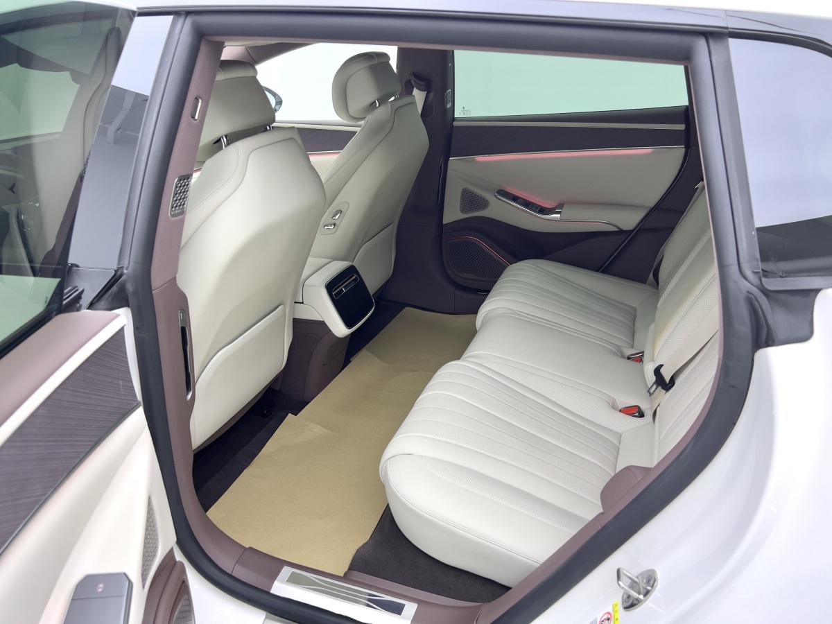 Denza Z9GT 2024 car image #13