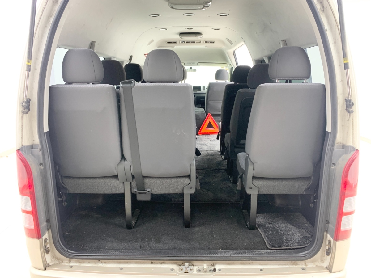 Toyota Hiace 2012 car image #13