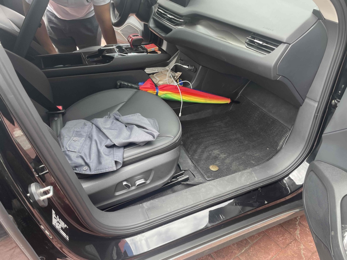 HongQi E-QM5 2023 immagine di auto #13