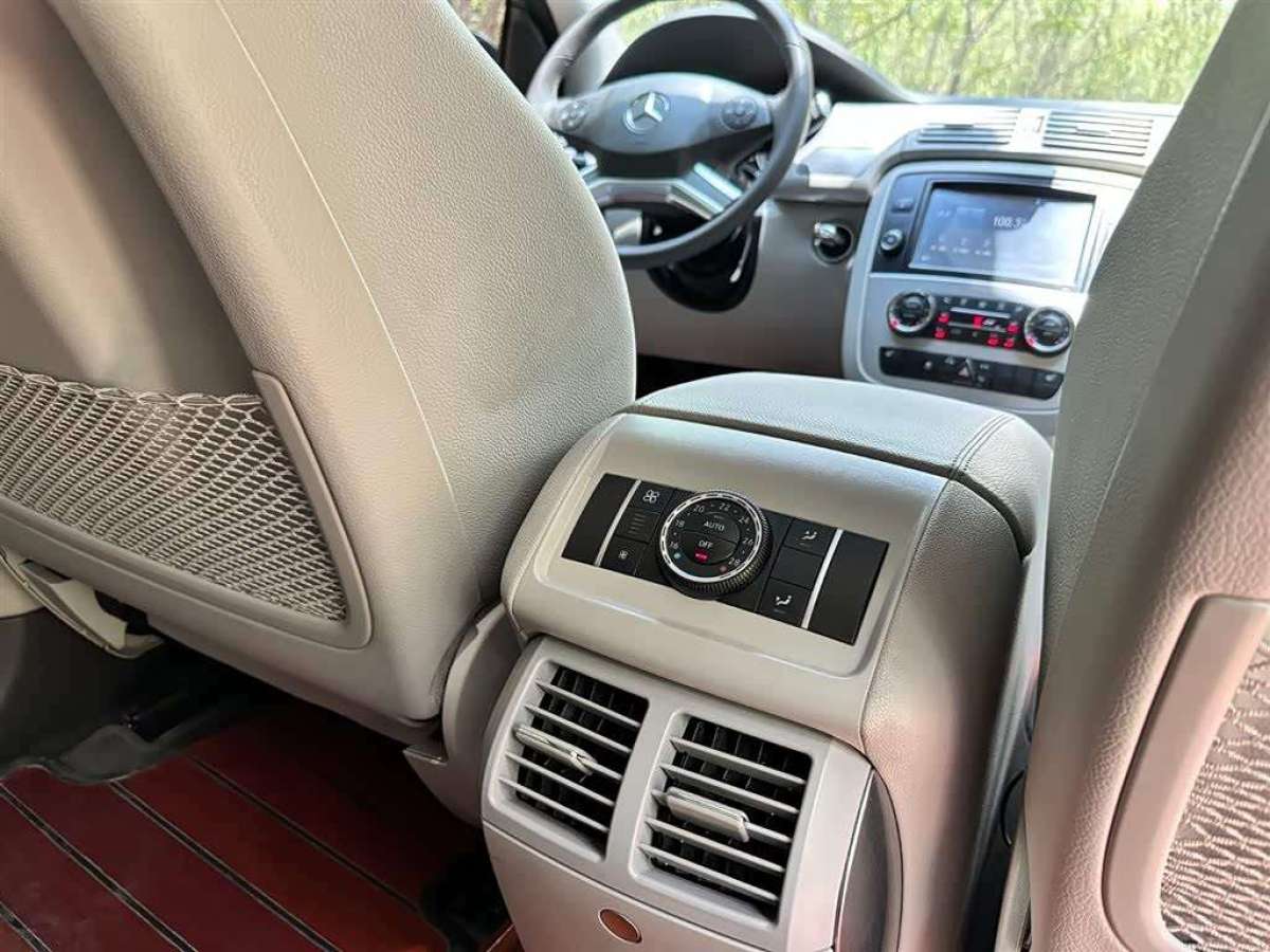 Mercedes-Benz R Class 2016 car image #13