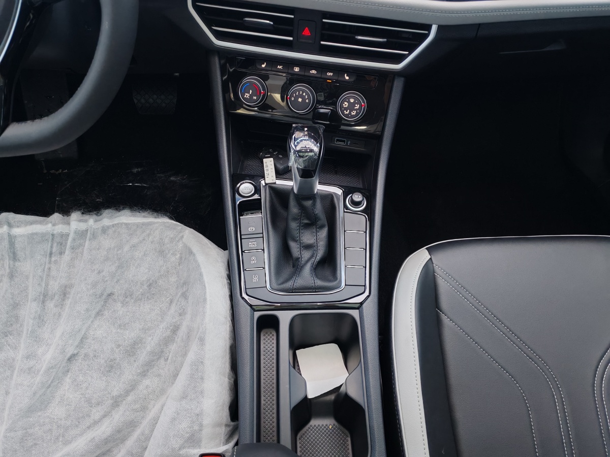 Jetta VA7 2025 car image #13