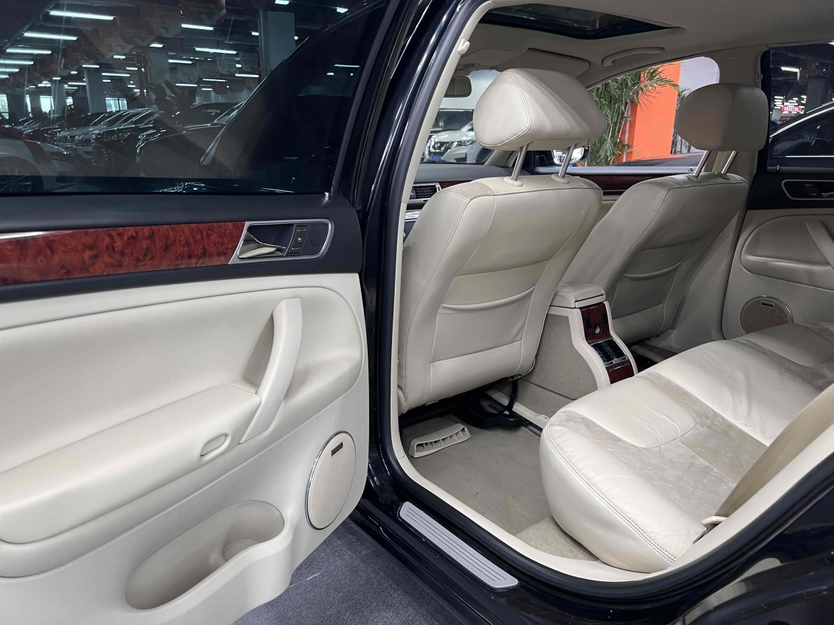 Volkswagen Passat Lingyu 2010 car image #13