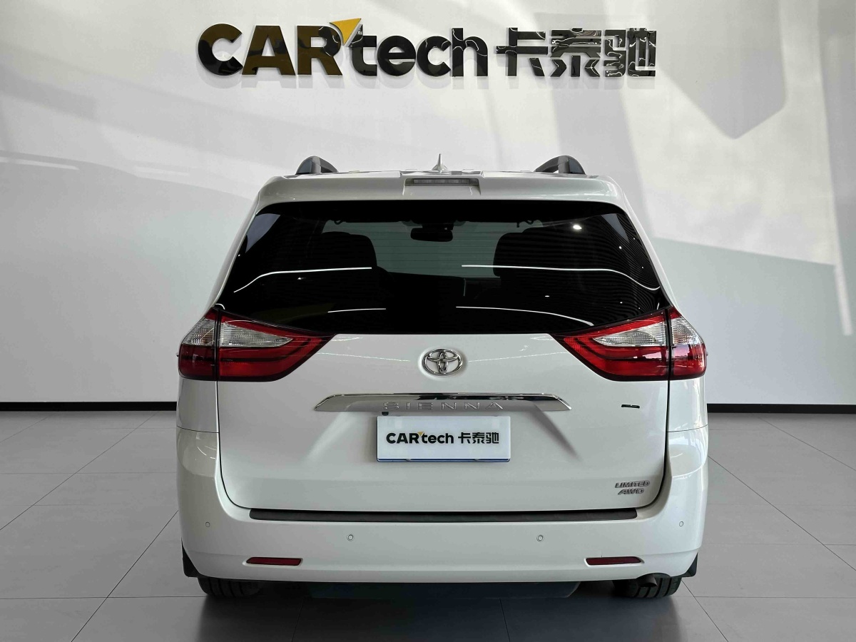 Toyota SIENNA 2019 car image #13
