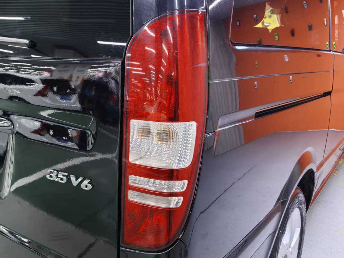 Mercedes-Benz Viano (Imported) 2012 immagine di auto #13