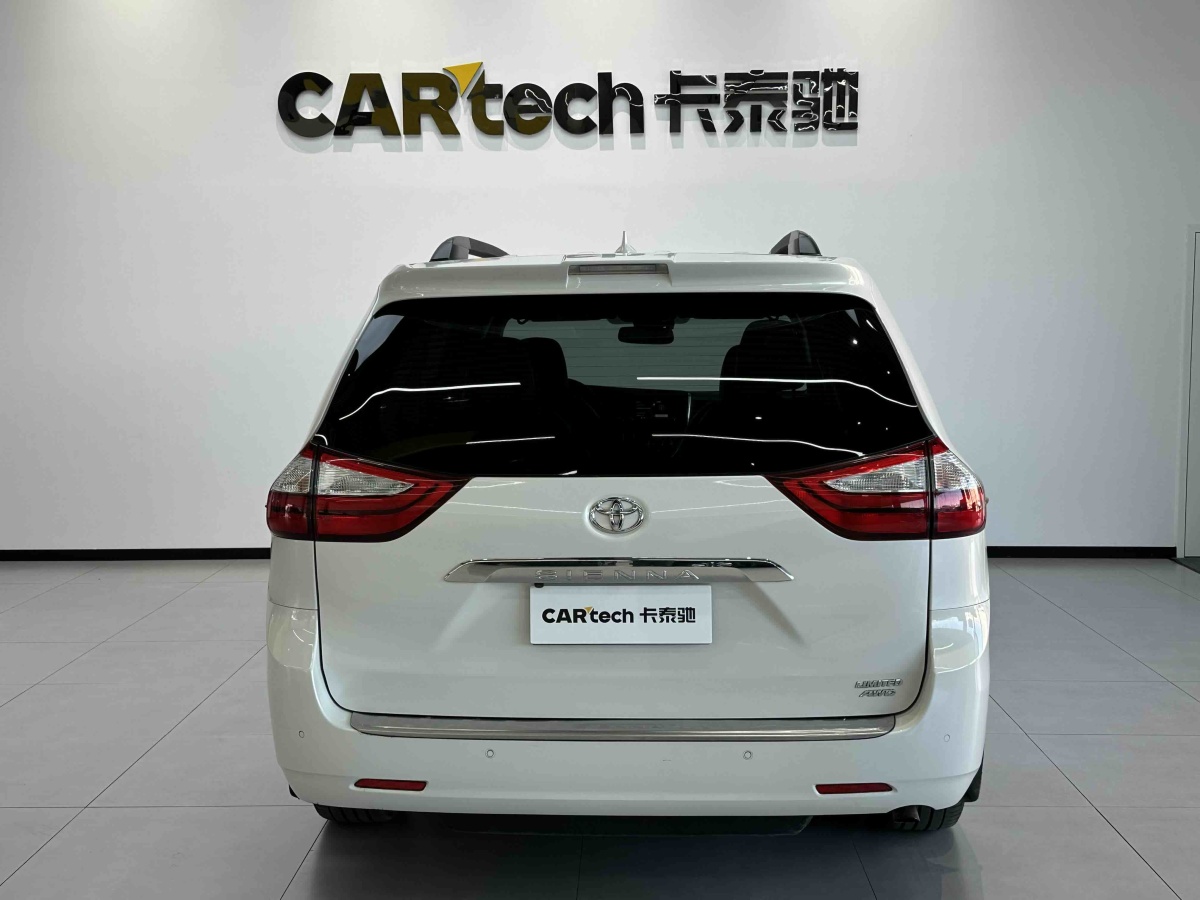 Toyota SIENNA 2019 #13 Toyota SIENNA 2019 car image #13