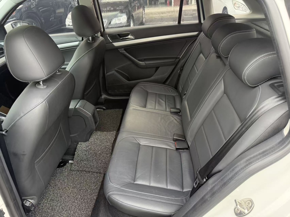 Volkswagen Gran Lavida 2016 immagine di auto #13