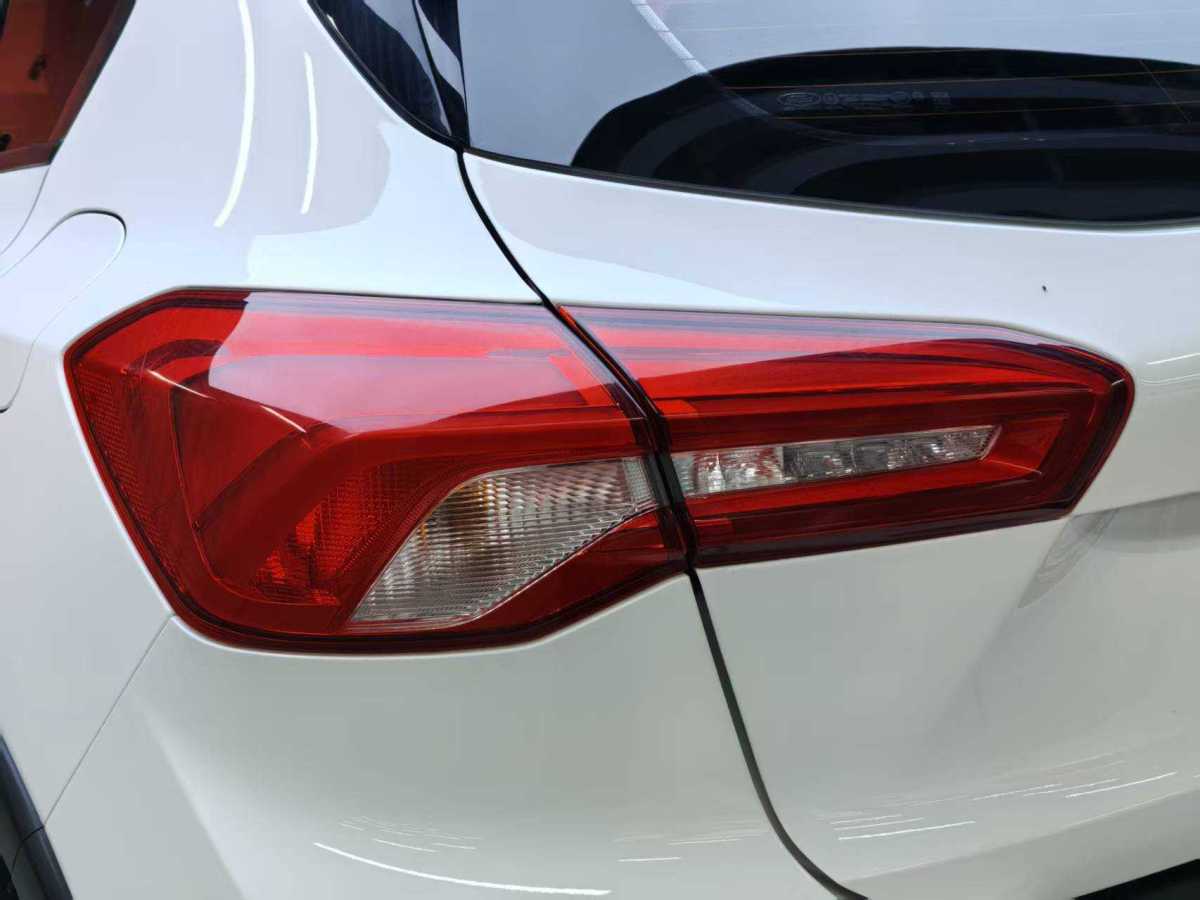 Ford Focus Active 2019 immagine di auto #13