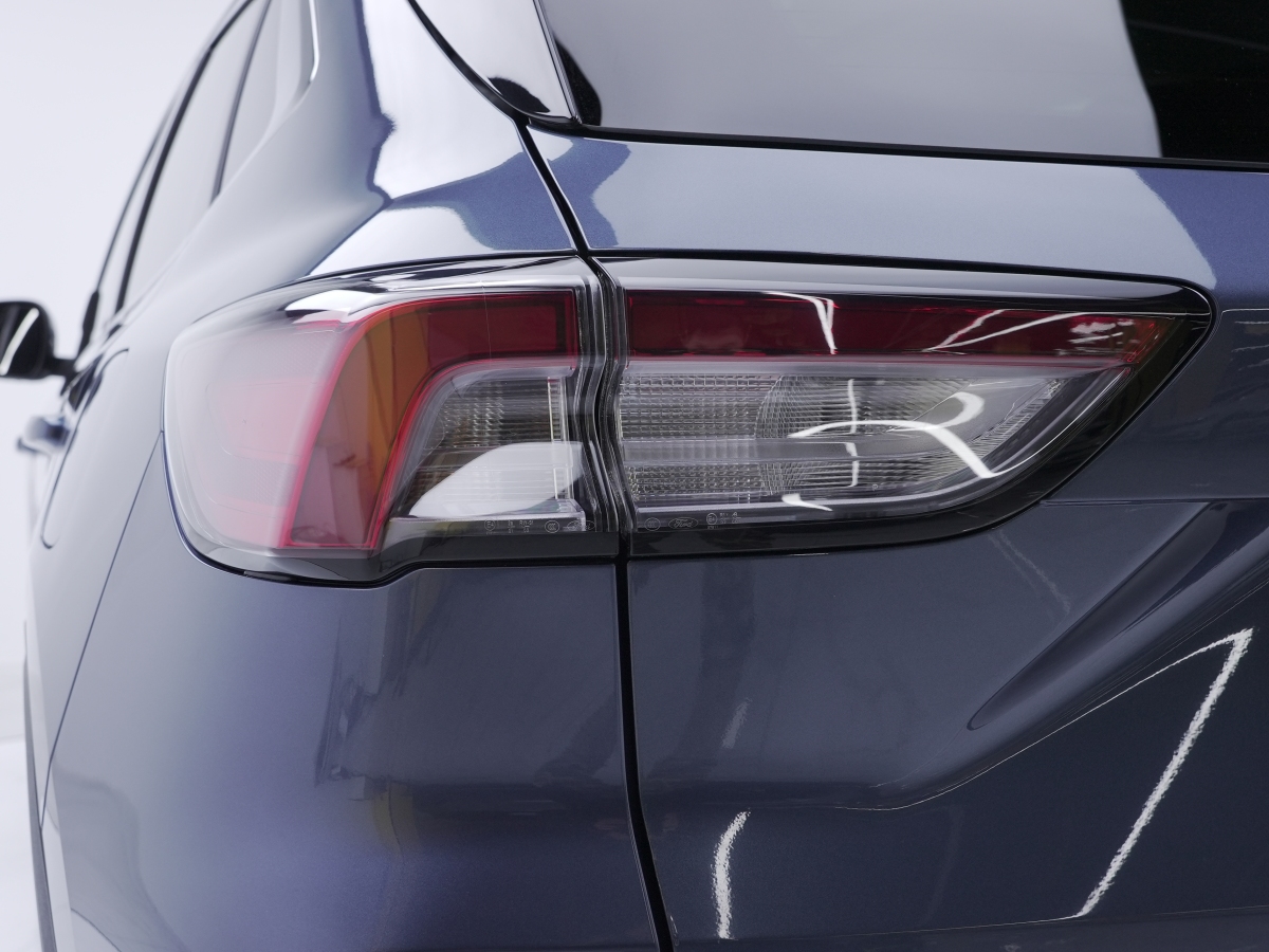 Ford Escape 2023 immagine di auto #13