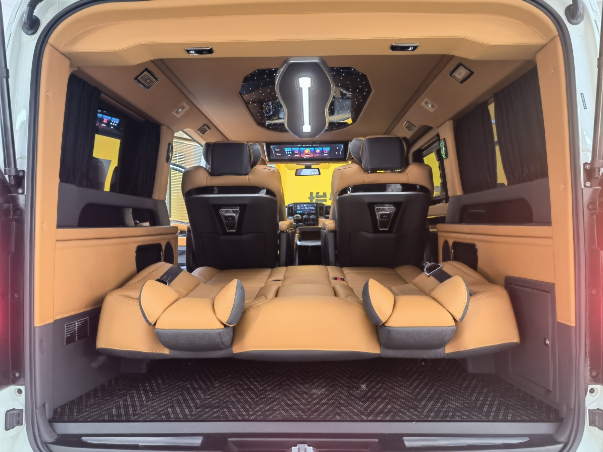 Toyota SIENNA 2024 #13 Toyota SIENNA 2024 car image #13