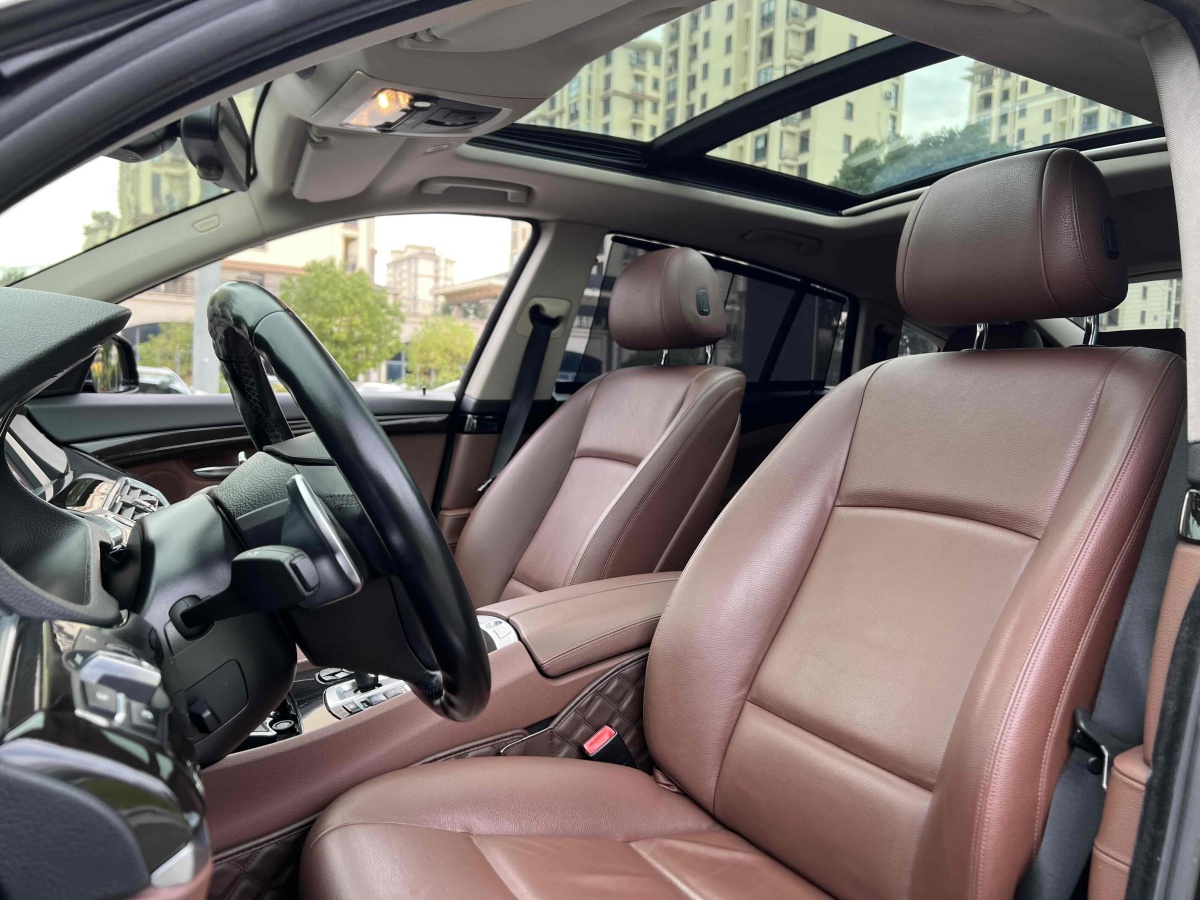 BMW 5 Series GT 2015 immagine di auto #13