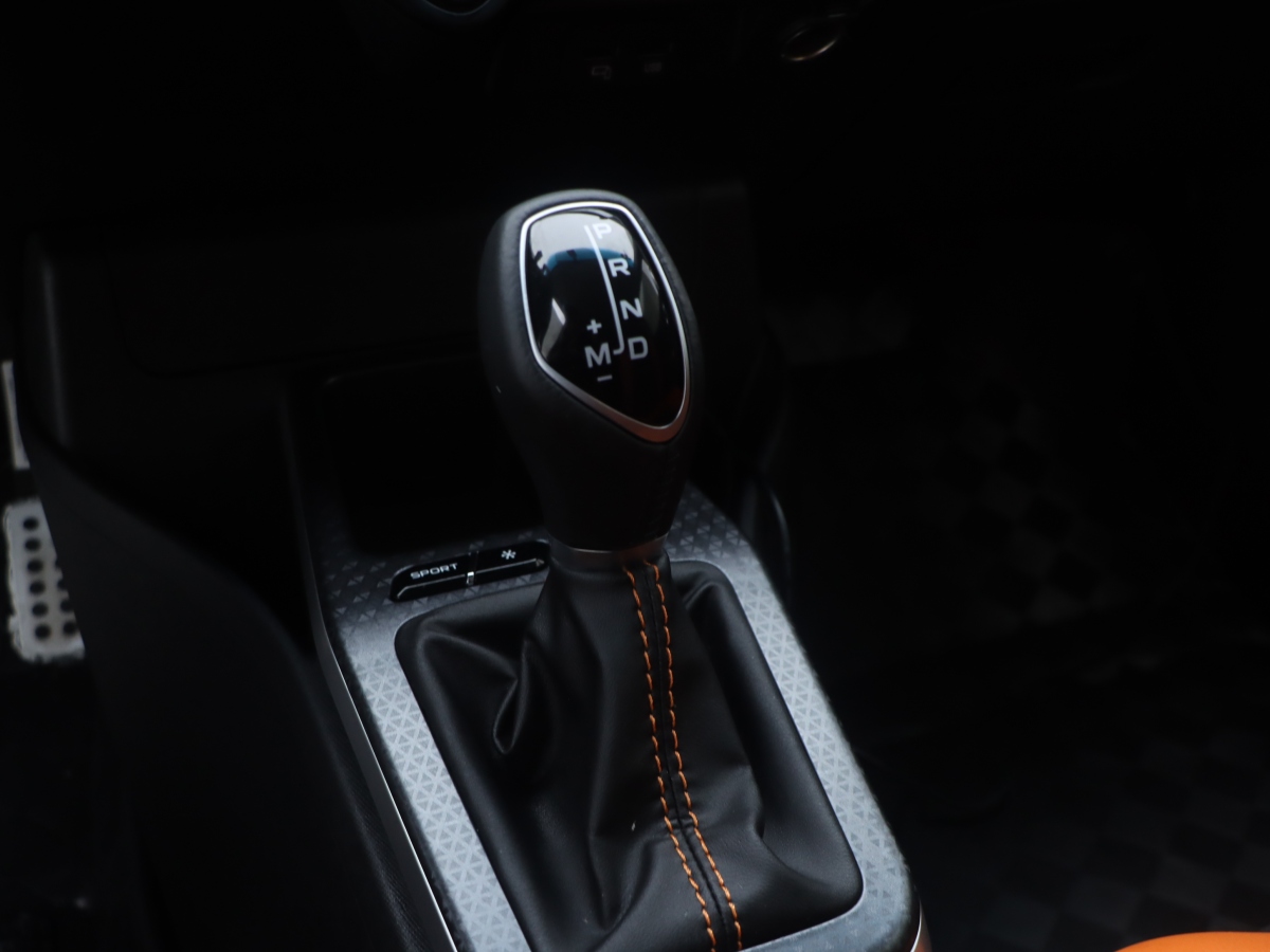 GEELY Vision X1 2019 immagine di auto #13