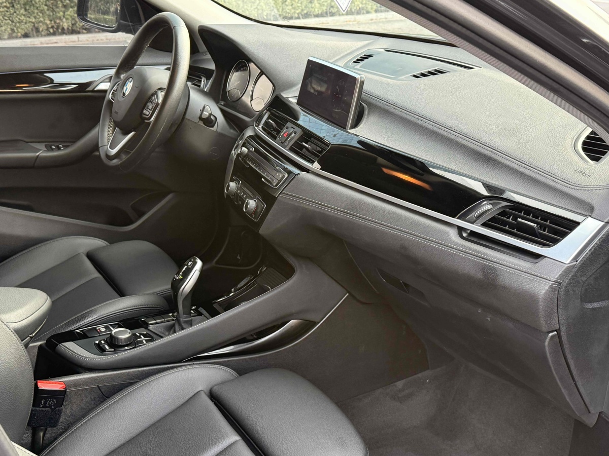 BMW X2 2019 car image #13