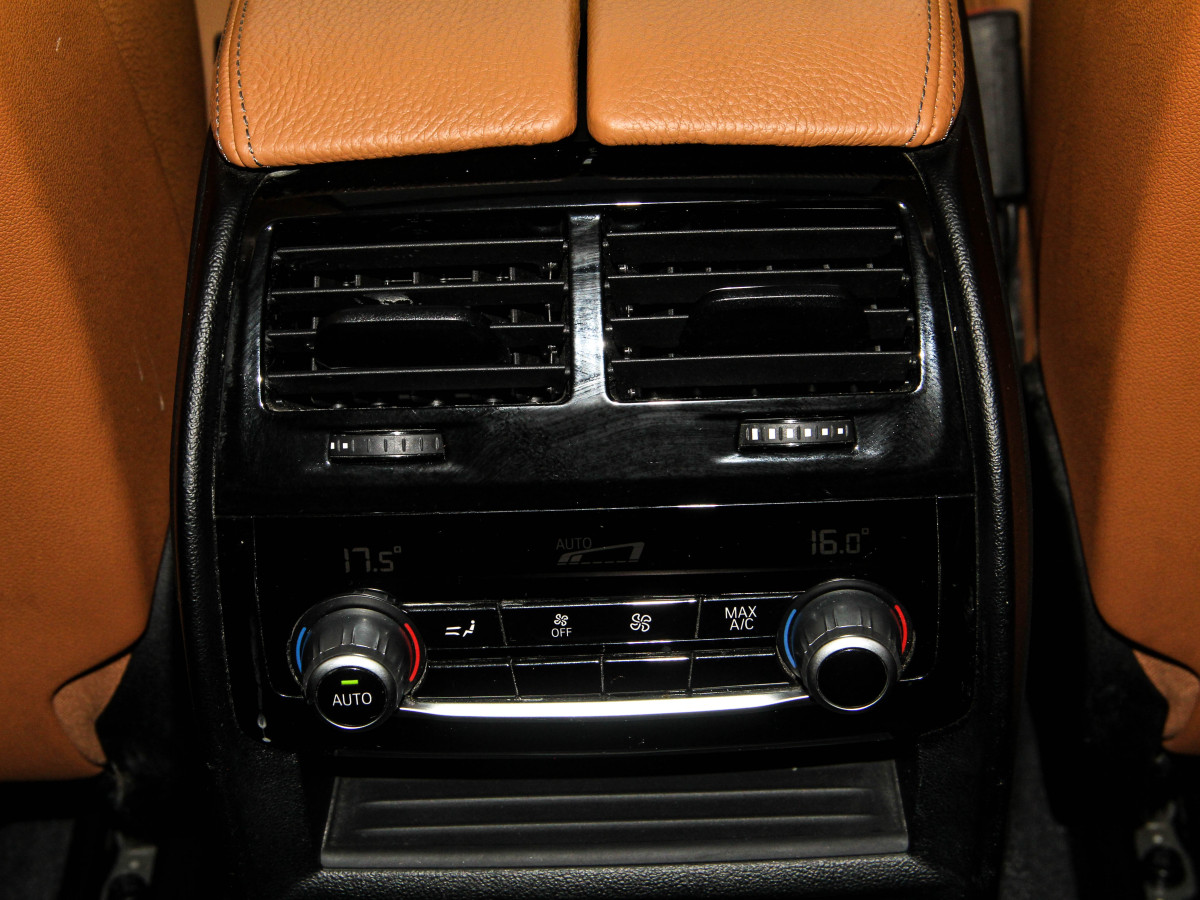 BMW 6 Series 2022 car image #13