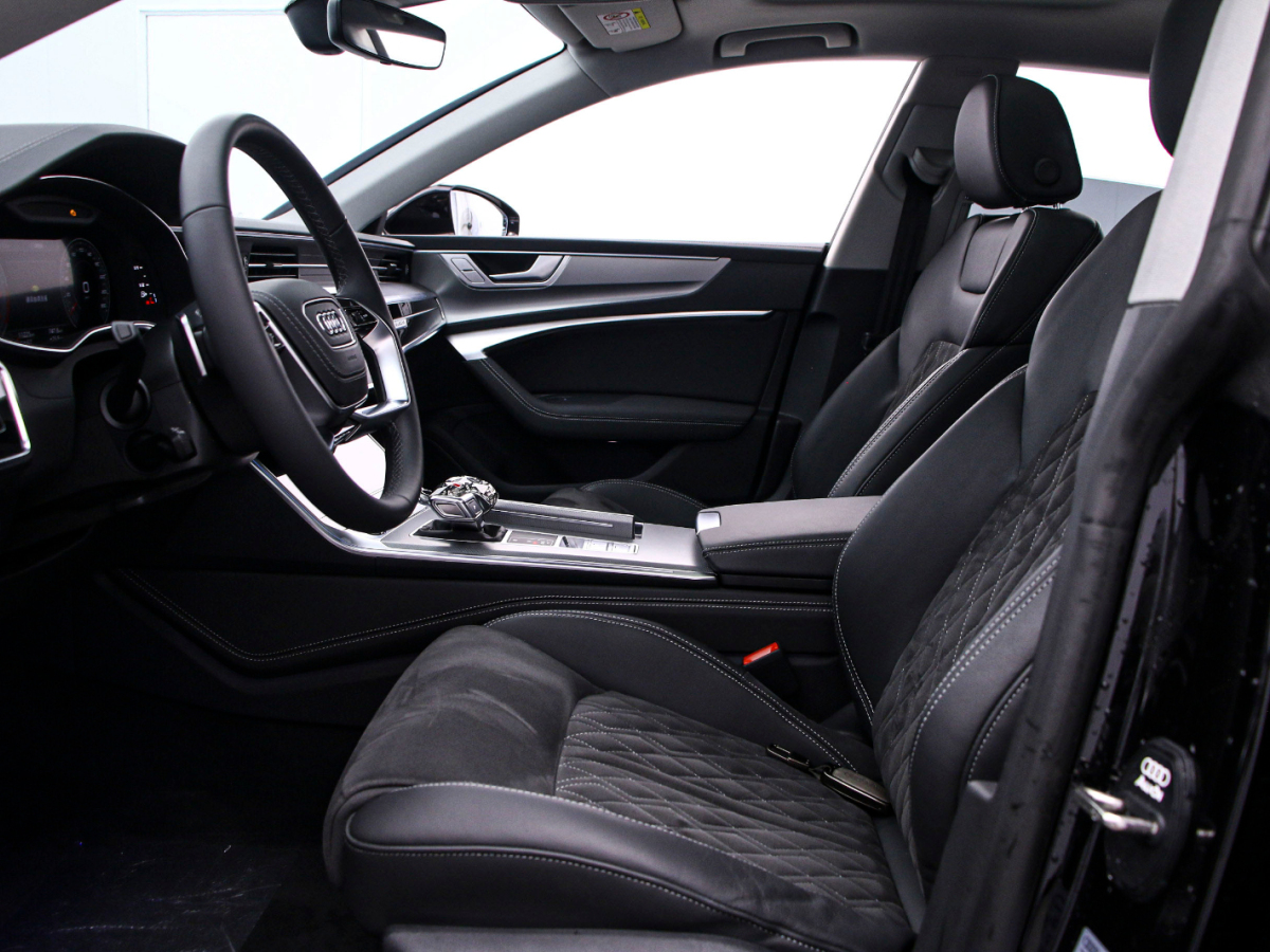 Audi A7L 2025 car image #13