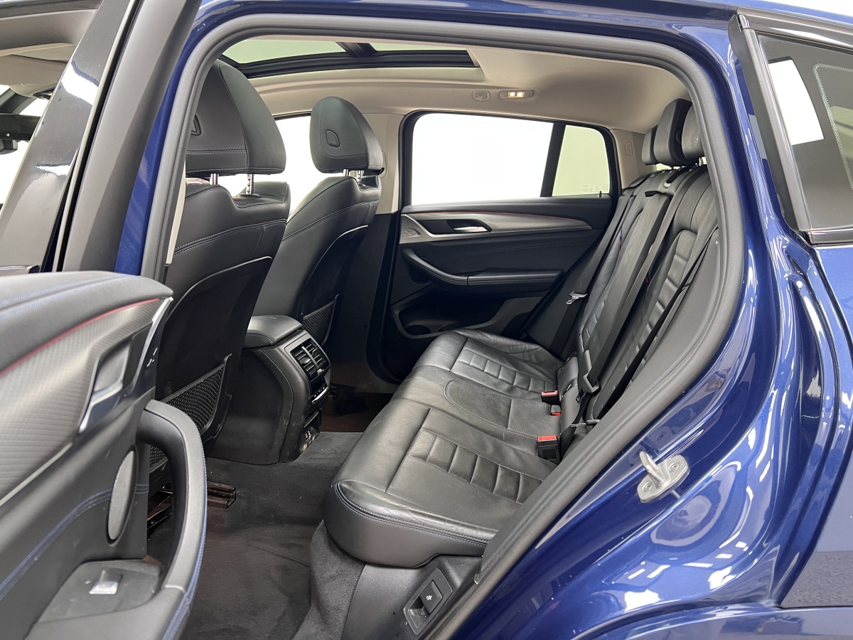 BMW X4 2021 car image #13