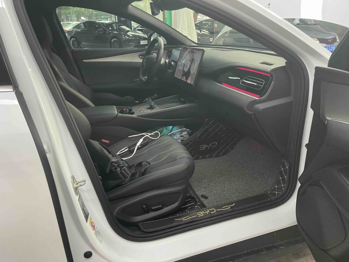 BYD Seal 06 DM-i 2024 immagine di auto #13