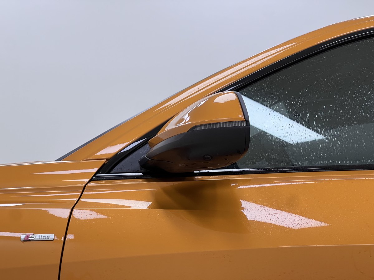 Audi RS Q8 2020 car image #13