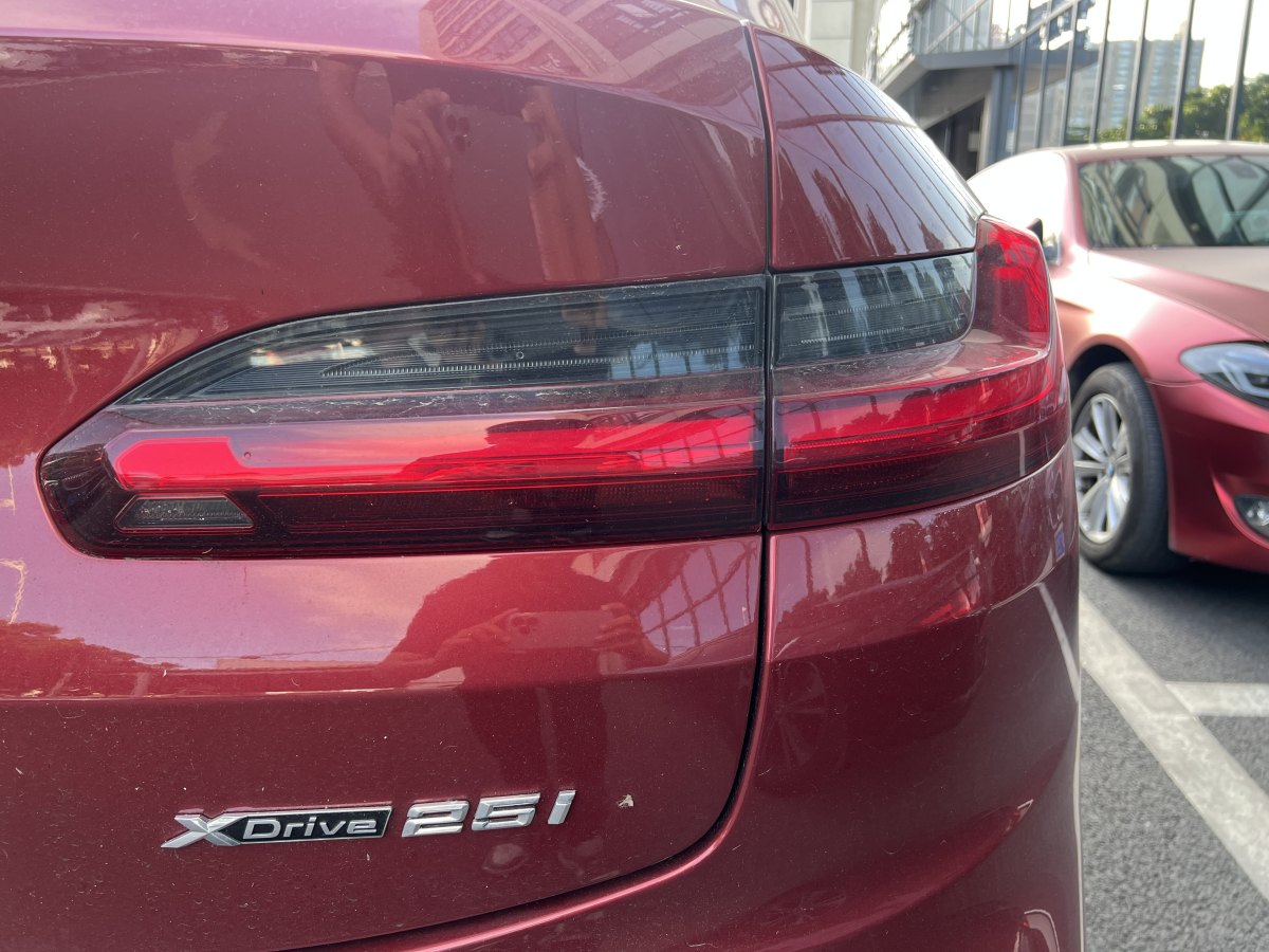 BMW X4 2021 car image #13