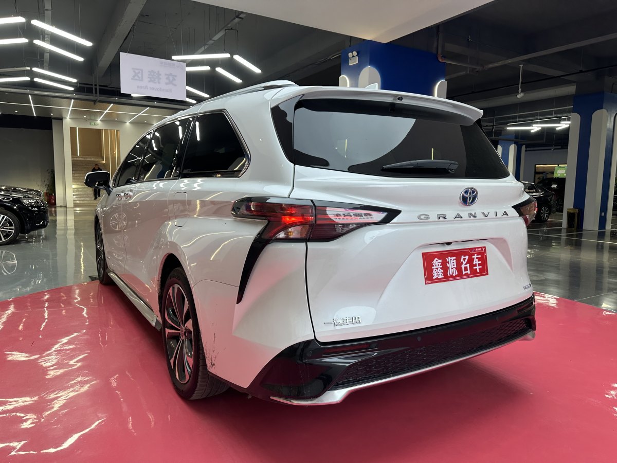 Toyota Granvia 2024 #13 Toyota Granvia 2024 immagine di auto #13