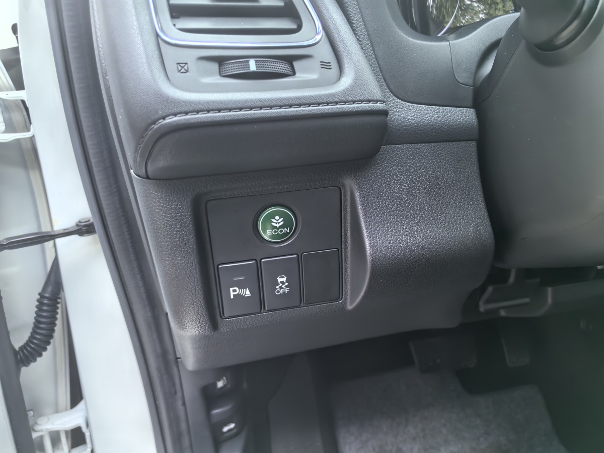 Honda VEZEL 2019 #13 Honda VEZEL 2019 car image #13