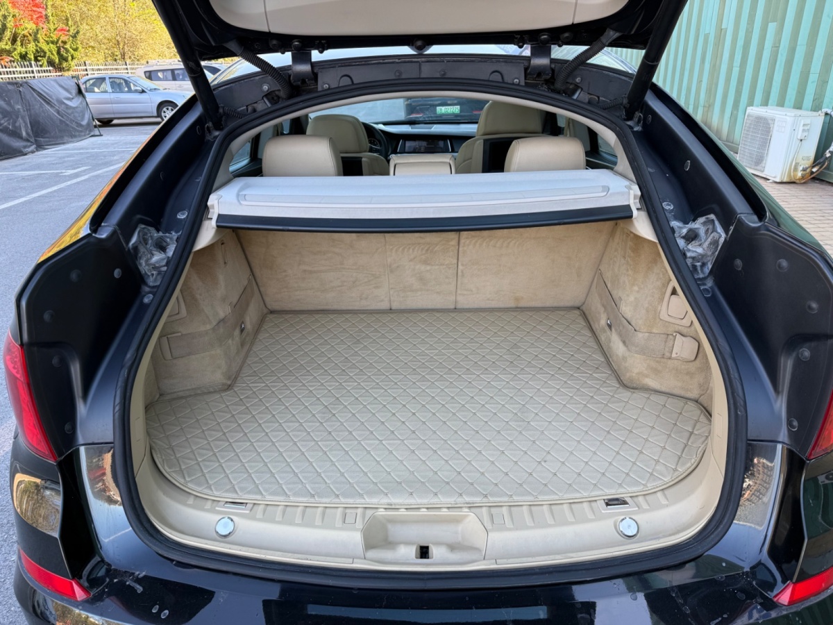 BMW 5 Series GT 2010 immagine di auto #13