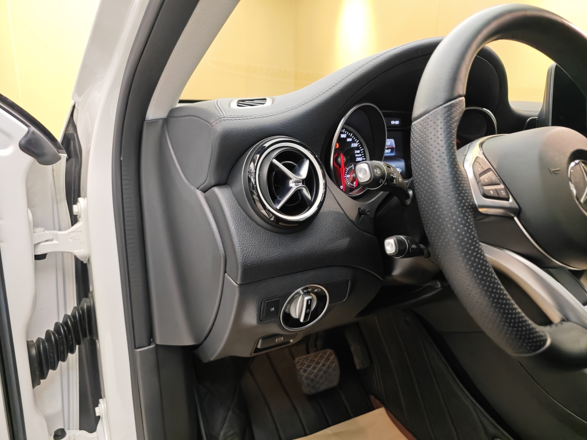 Mercedes-Benz GLA Class (Imported) 2019 #13 Mercedes-Benz GLA Class (Imported) 2019 immagine di auto #13