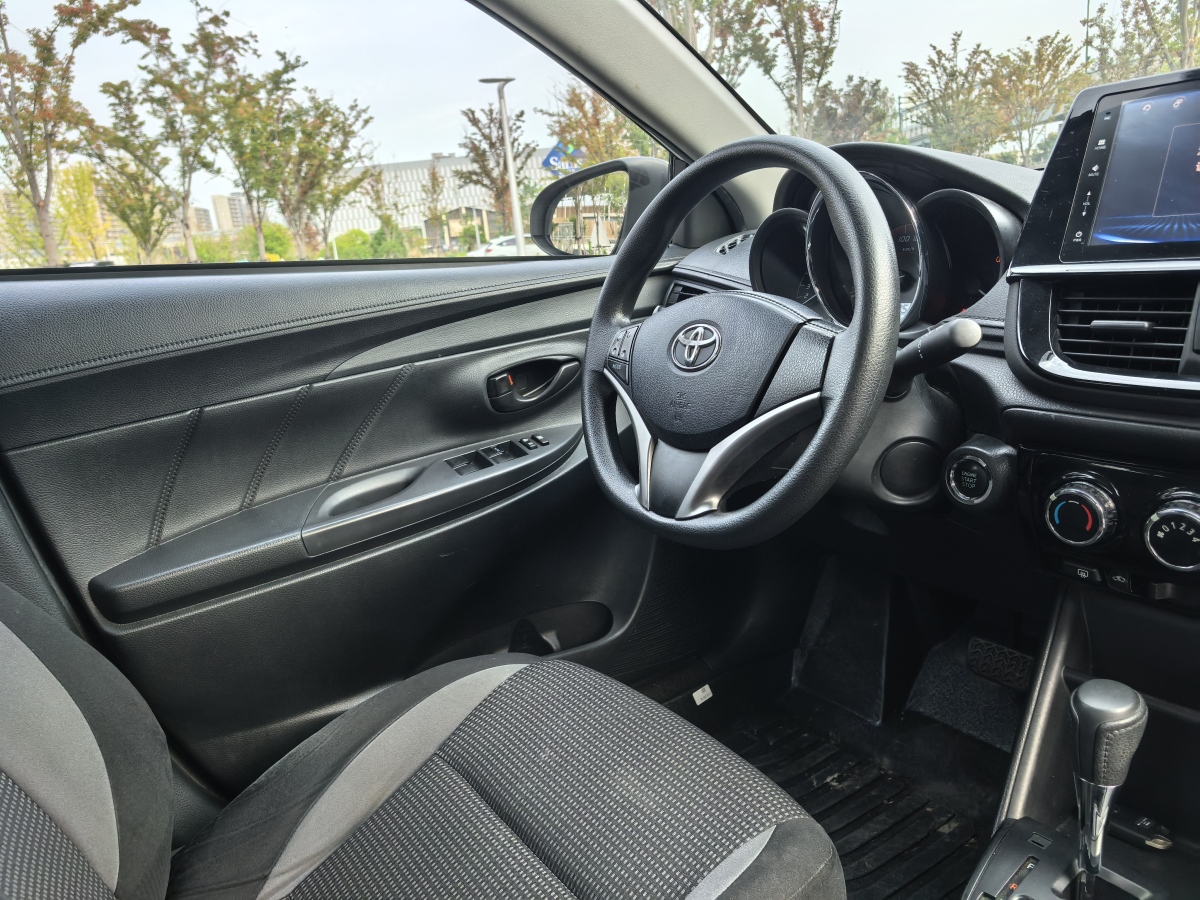 Toyota Vios 2023 immagine di auto #13