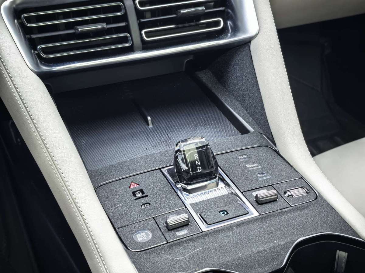 BYD Song 2025 immagine di auto #13