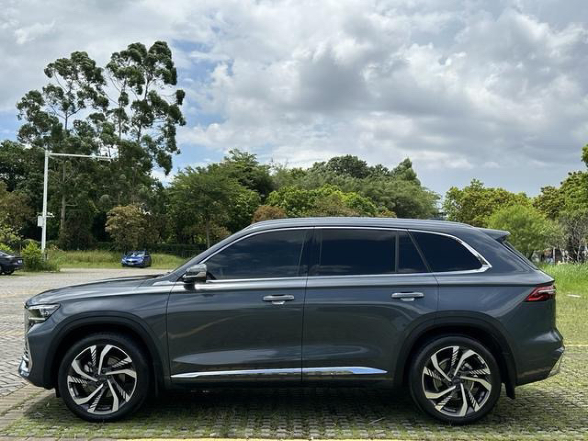 GEELY Tugella 2023 #13 GEELY Tugella 2023 car image #13