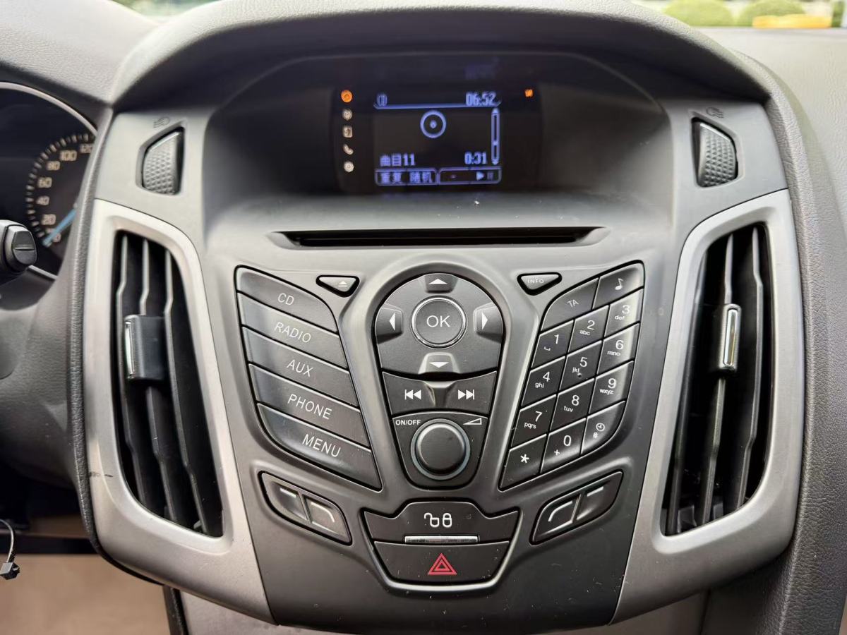 Ford Focus (Imported) 2014 #13 Ford Focus (Imported) 2014 car image #13