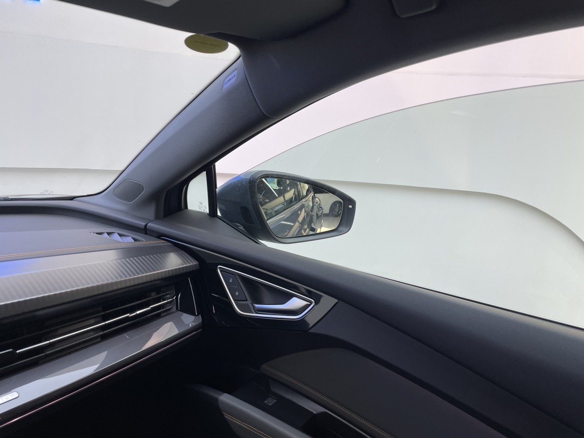 Audi Q4 e-tron 2023 #13 Audi Q4 e-tron 2023 صورة سيارة #13