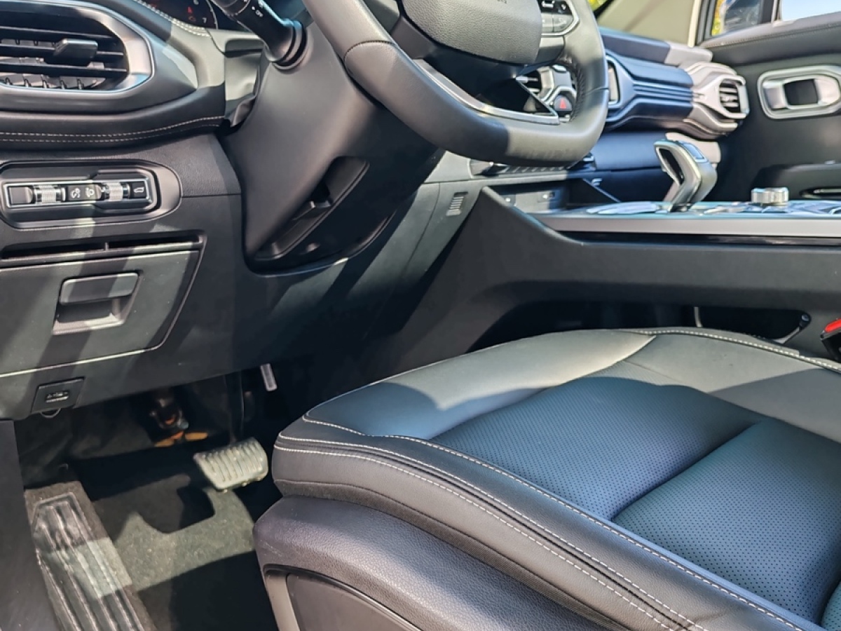 GEELY Okavango 2021 car image #13