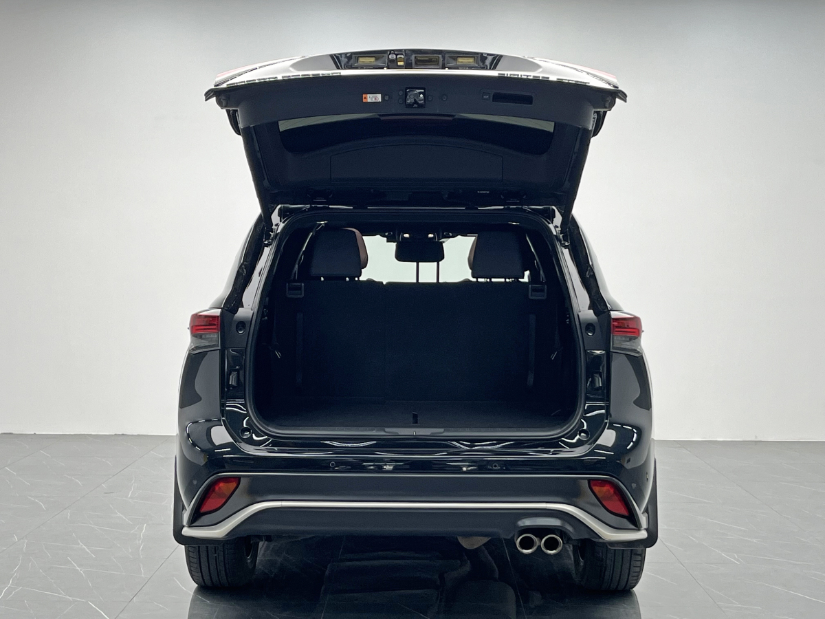 Toyota Crown Kluger 2024 immagine di auto #13