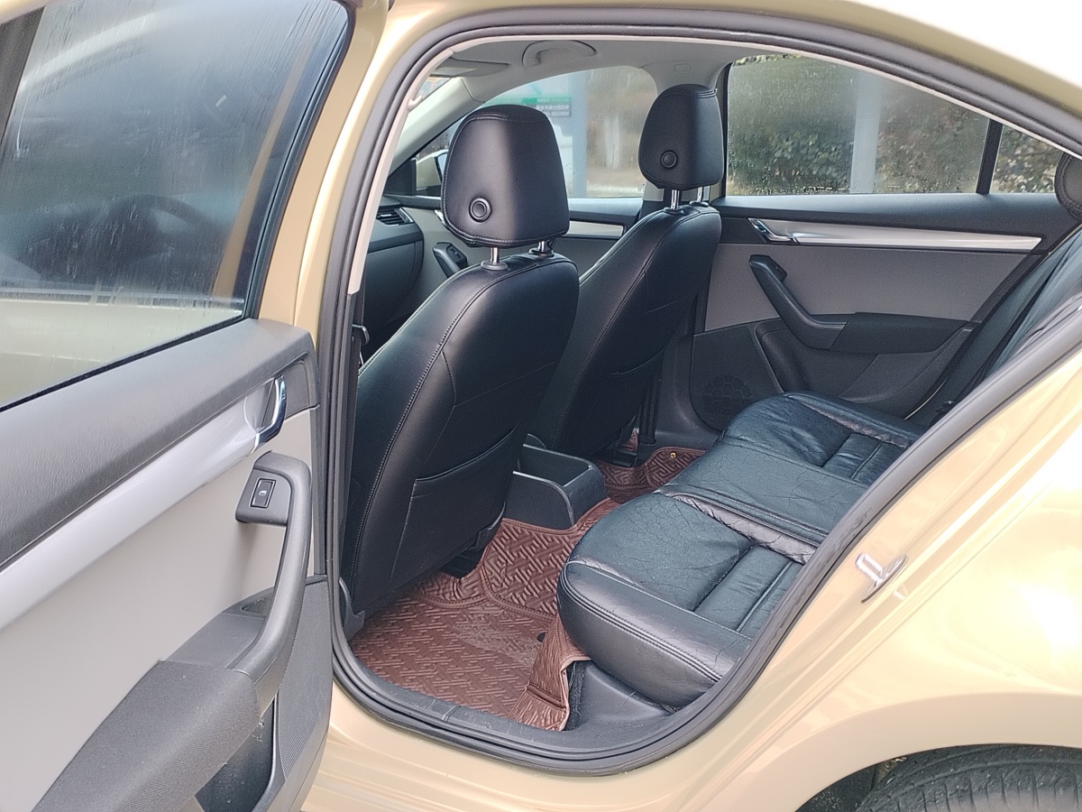 Skoda Octavia (Imported) 2015 car image #13