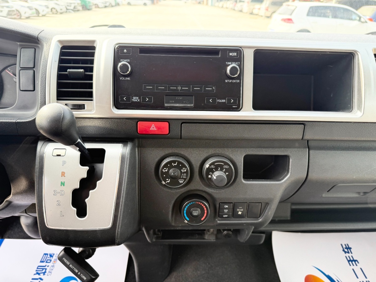 Toyota Hiace 2015 #13 Toyota Hiace 2015 immagine di auto #13